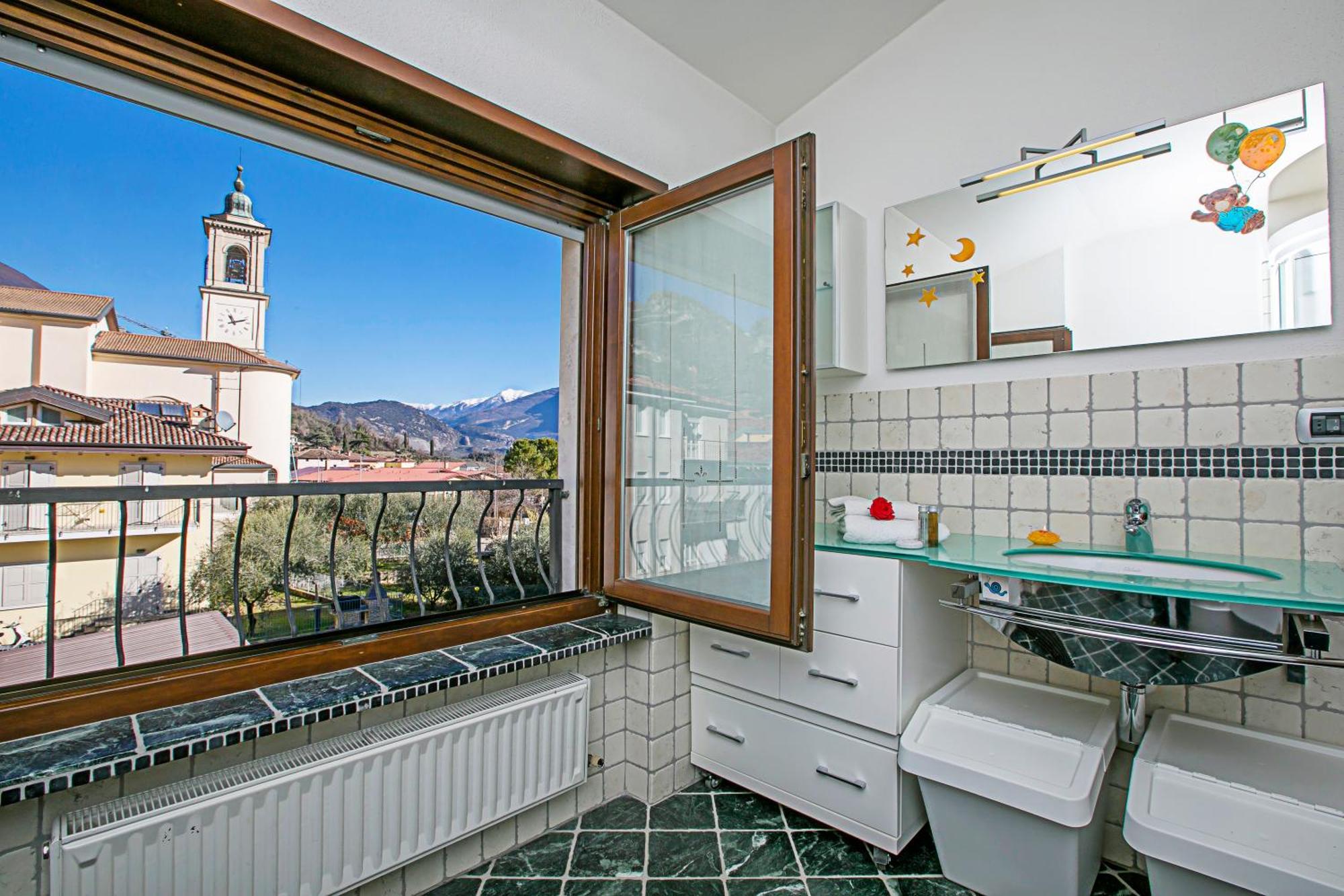 Paulie Apartment - Happy Rentals Riva del Garda Luaran gambar