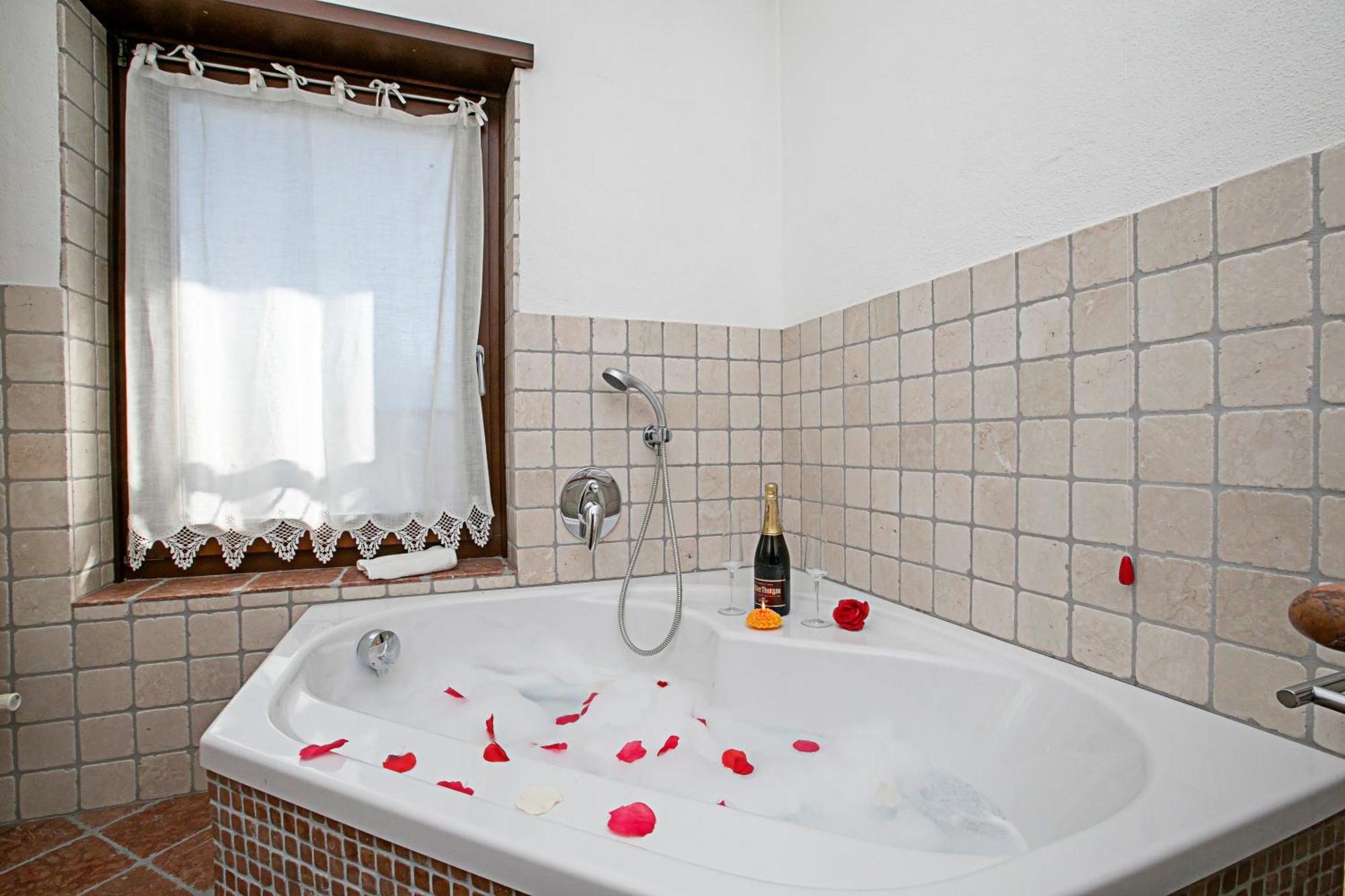 Paulie Apartment - Happy Rentals Riva del Garda Luaran gambar